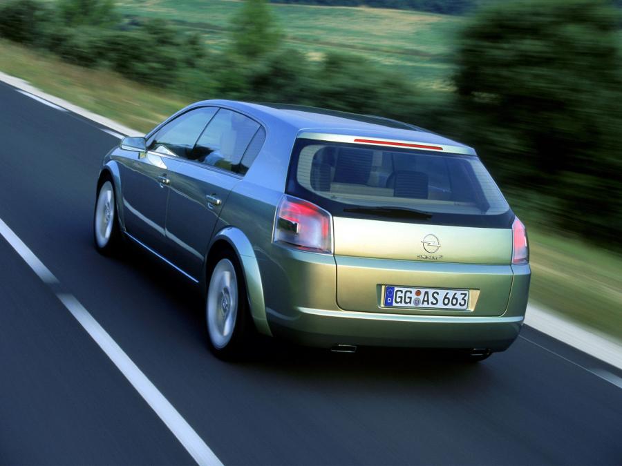  Opel Signum 2 Concept 2001 года  (фото 19 из 25)